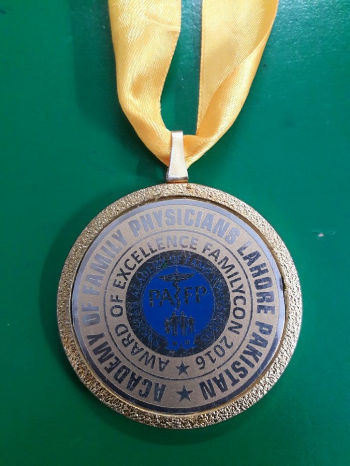 12767766_1668197566786299_1078762136_n (1)